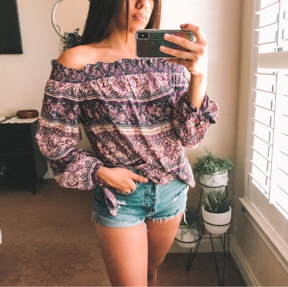 NWT - beachlunchlounge Off the Shoulder Blouse